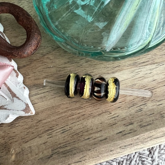 Sold - Picture 3 of 5